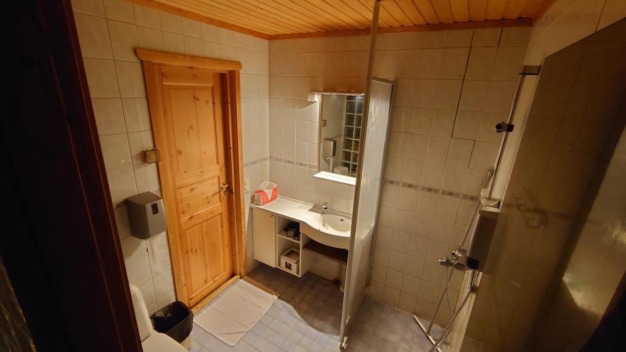 Hotel Guossi Каригасниеми Экстерьер фото